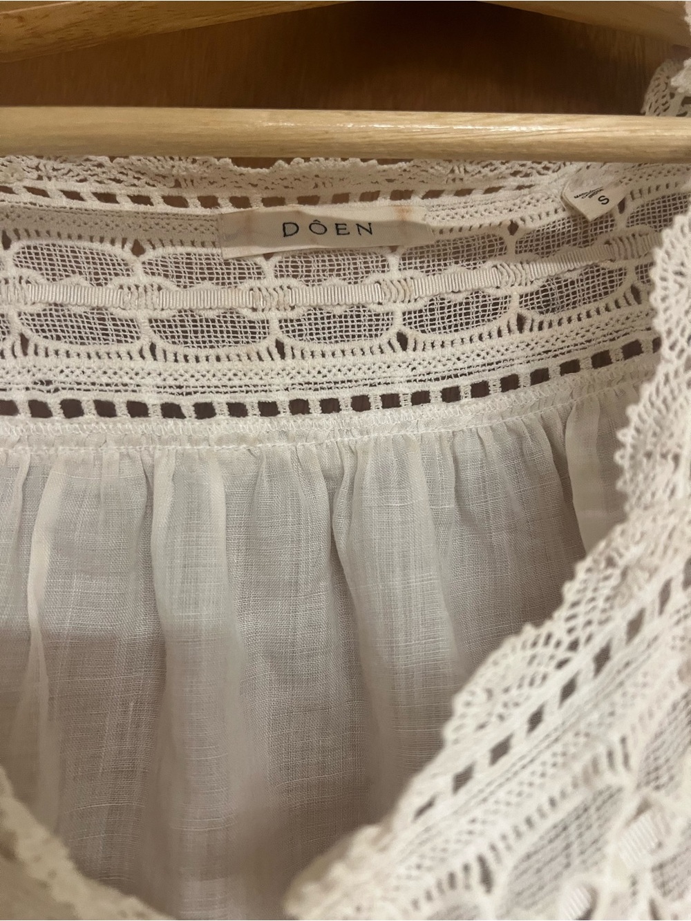 Doen Cream Lace-Trim Puff Sleeve Blouse - Picture 2 of 4